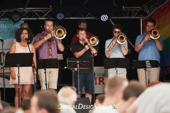 DigitalDesignTeam003AX150241