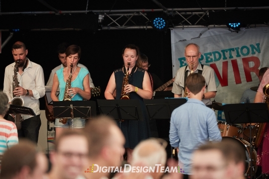 DigitalDesignTeam006AX150243