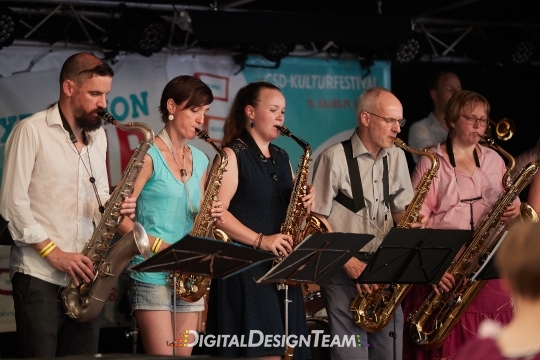 DigitalDesignTeam061AX150283