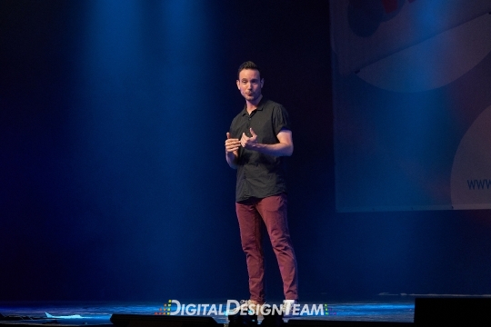 DigitalDesignTeam0898A9037933