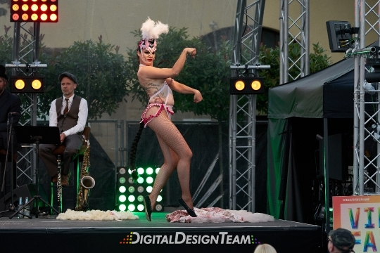 DigitalDesignTeam386A9807592