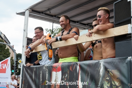 DigitalDesignTeamAX165042