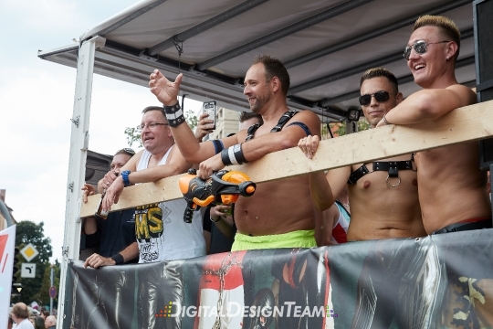 DigitalDesignTeamAX165044