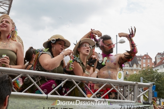 DigitalDesignTeamAX165093