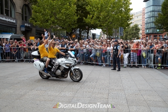 DigitalDesignTeamAX165272