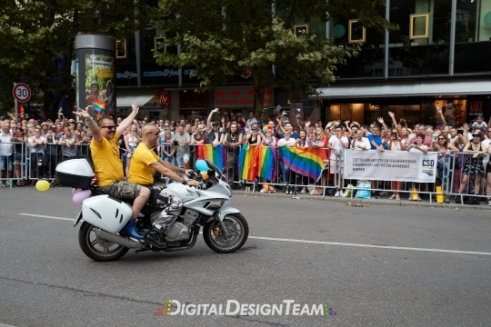 DigitalDesignTeamAX165275