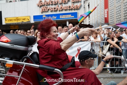 DigitalDesignTeamAX165370