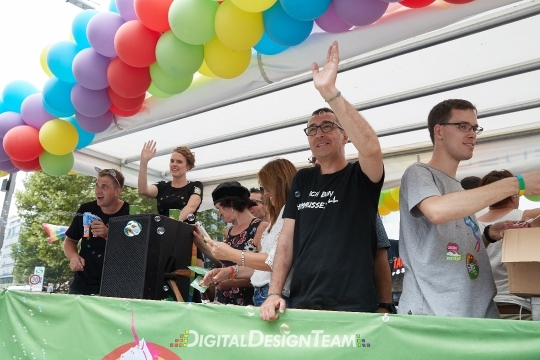 DigitalDesignTeamAX165393