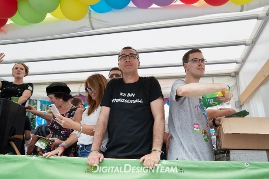 DigitalDesignTeamAX165395