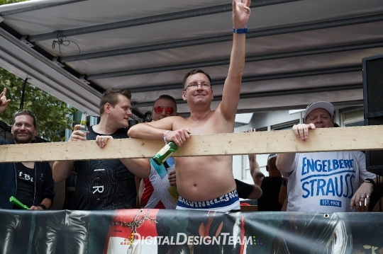 DigitalDesignTeamAX165430