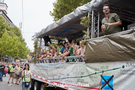 DigitalDesignTeamAX165458