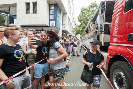 DigitalDesignTeamAX165683