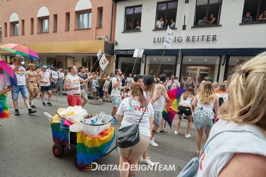 DigitalDesignTeamAX165817