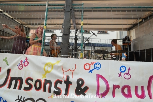 DigitalDesignTeamAX165850