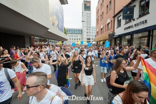 DigitalDesignTeamAX165973