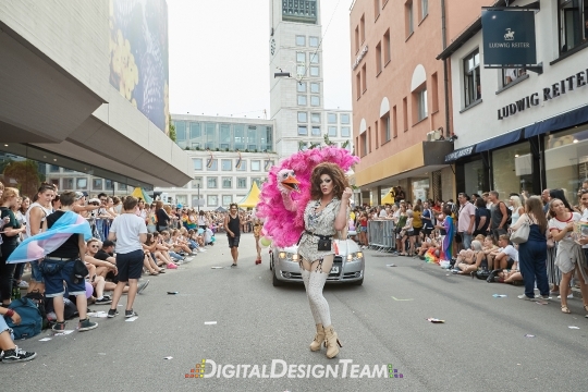 DigitalDesignTeamAX166090