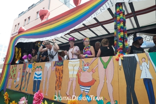 DigitalDesignTeamAX166394