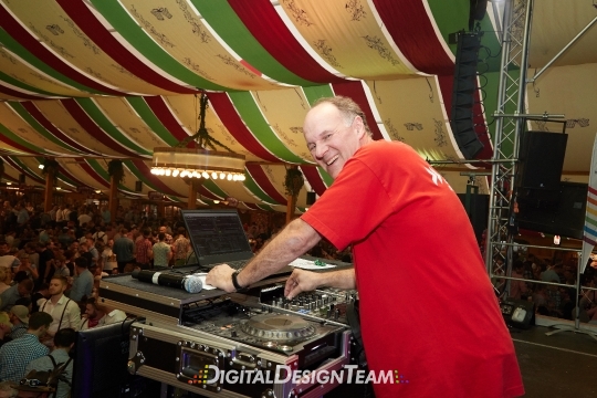 DigitalDesignTeamAX206538