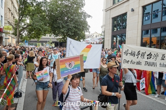 DigitalDesignTeamAX217938