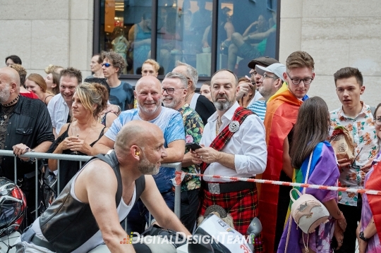 DigitalDesignTeamAX217950