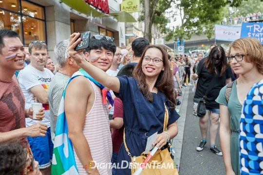 DigitalDesignTeamAX217978