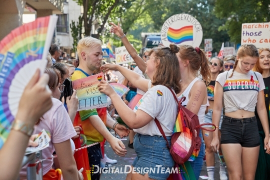 DigitalDesignTeamAX218636