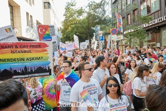 DigitalDesignTeamAX218811